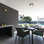 Villa Modern 3-bedroom With A Private Pool