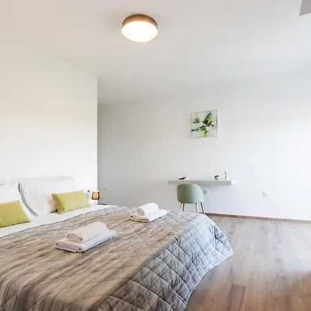 Vila Modern 3-bedroom With A Private Pool