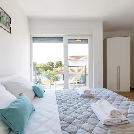 Modern 3-bedroom With A Private Pool 빌라