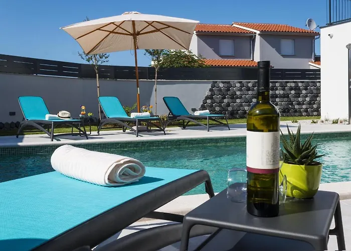 Modern 3-bedroom With A Private Pool * Pula