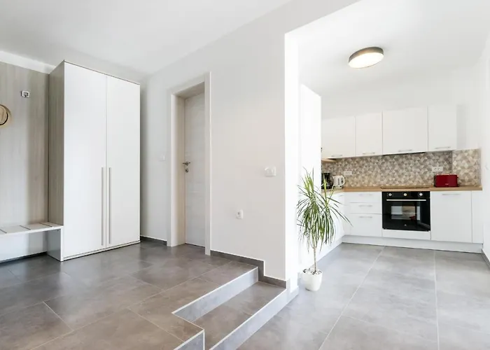 Modern 3-bedroom With A Private Pool Βίλα